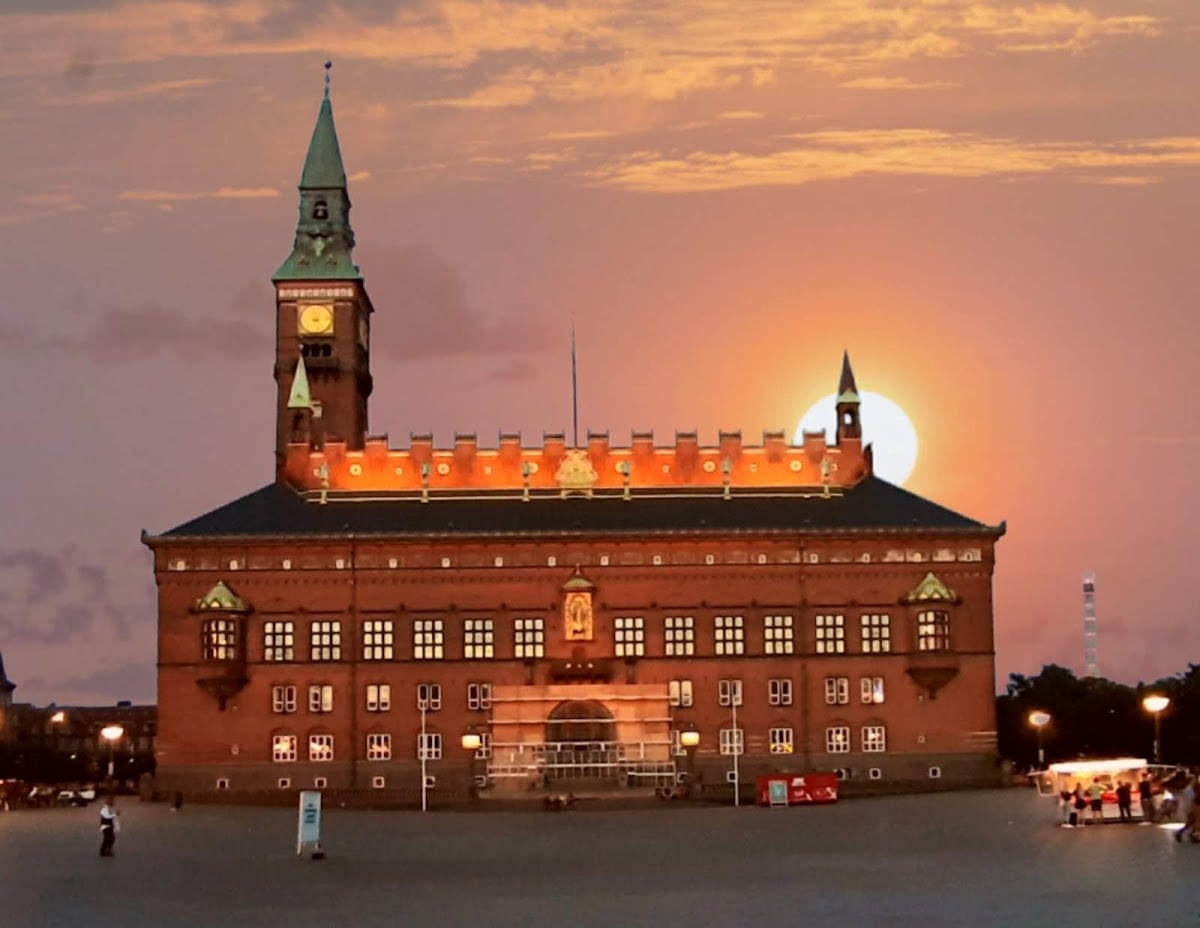 Copenhagen: City Hall Square to the Little Mermaid